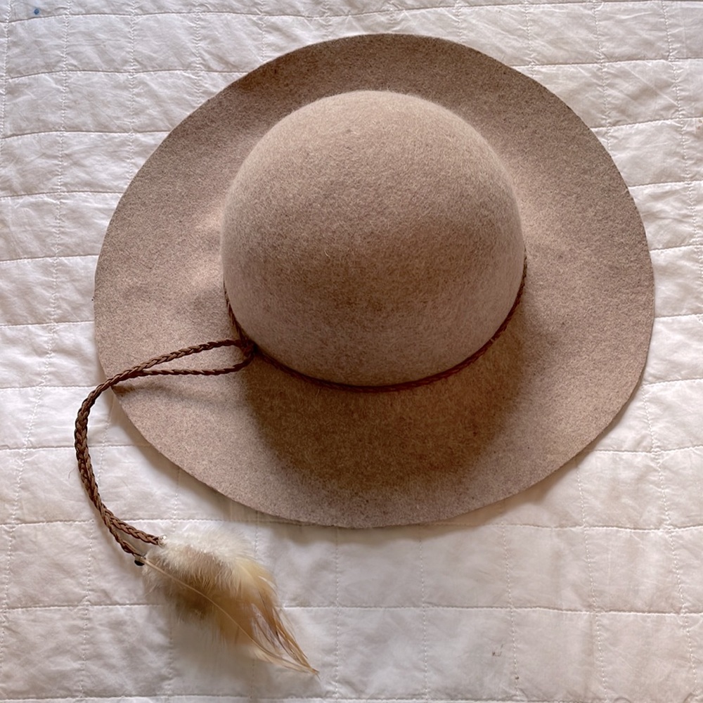 New hat with tag!